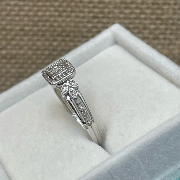 NWOT .42ctw Diamond Sterling Silver Ring - Picture 7 of 16